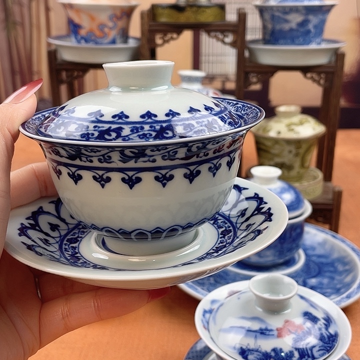 陶摆件青花宝相元宝盖碗