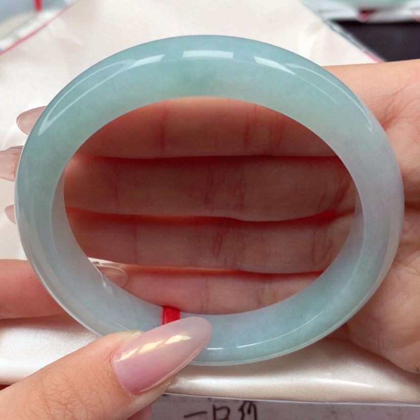 【闪购商品】翡翠手镯未镶嵌60圈