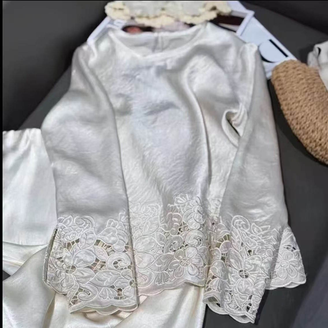 品优-【浮世花】轻奢高级感气质优雅女装上衣打底2025C18331-沐沐