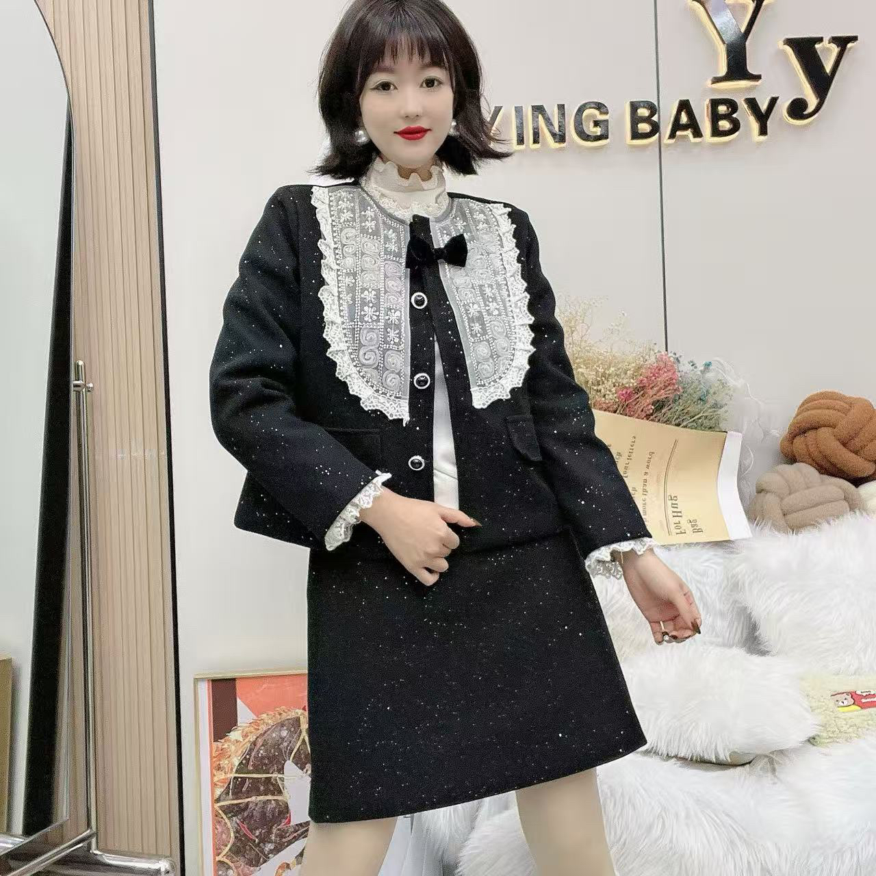 YY大码(月亮满了)时尚百搭呢子亮片夹棉遮肚高级感香风气质套装