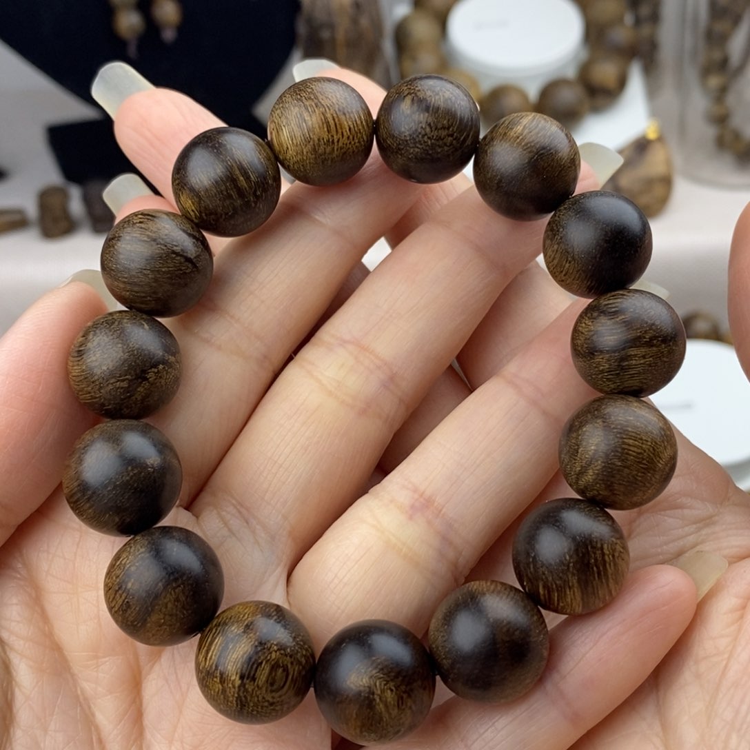 沉香手串自*越南芽庄白奇楠