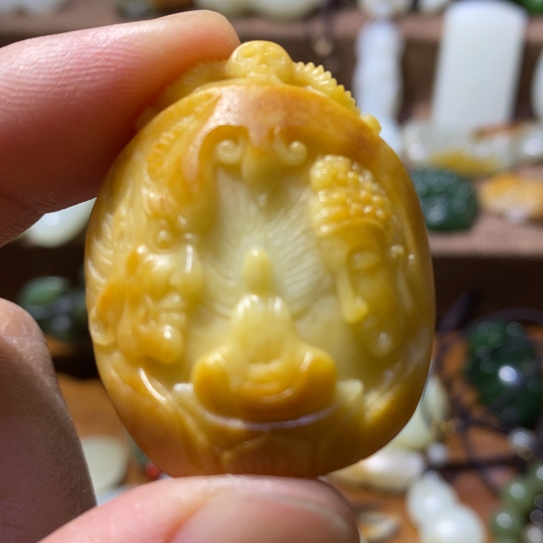 和田玉颈饰未镶嵌八****愛