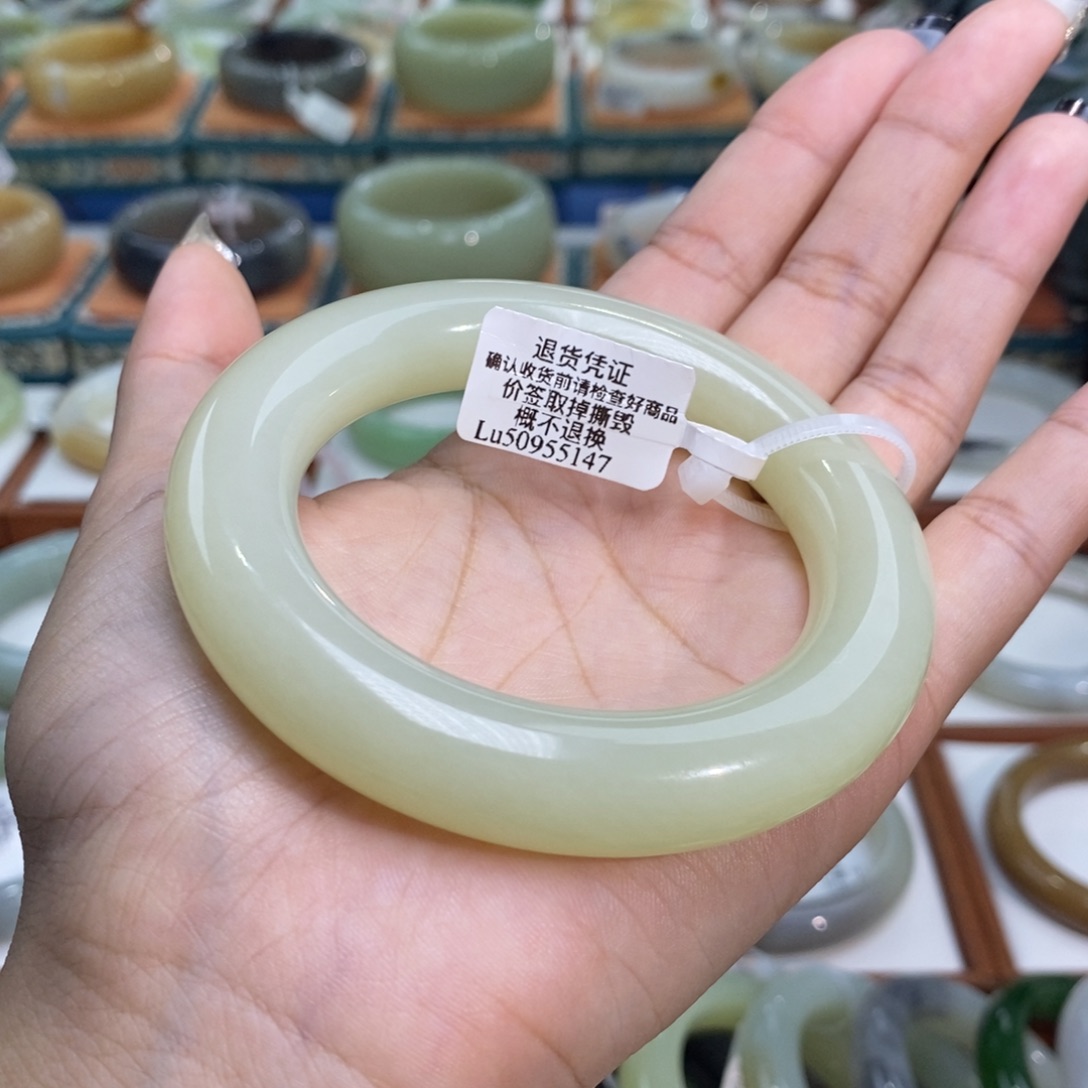 和田玉未镶嵌手镯和田玉且末暖黄胖圆5556