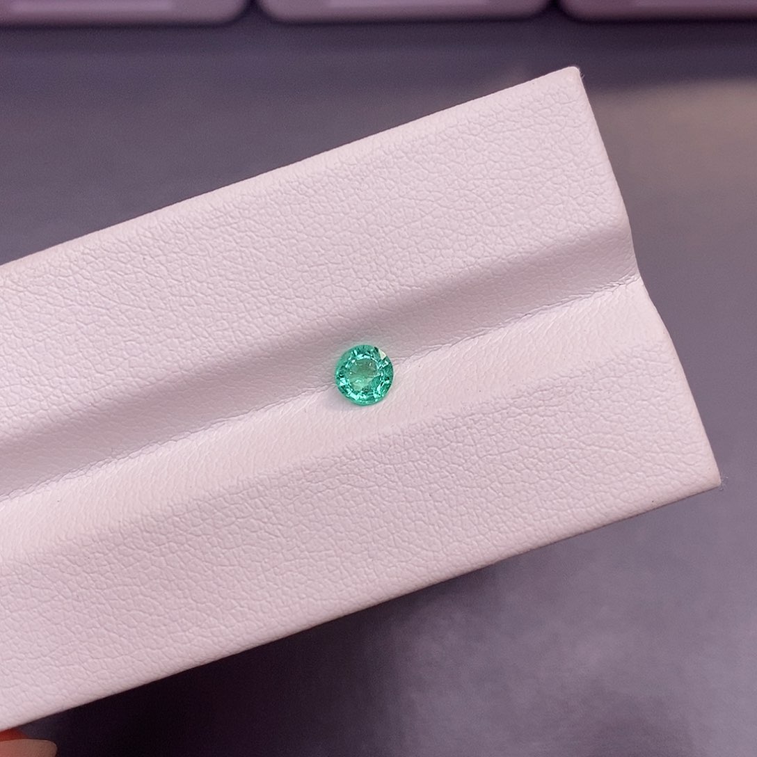 裸石祖母绿圆4.1mm