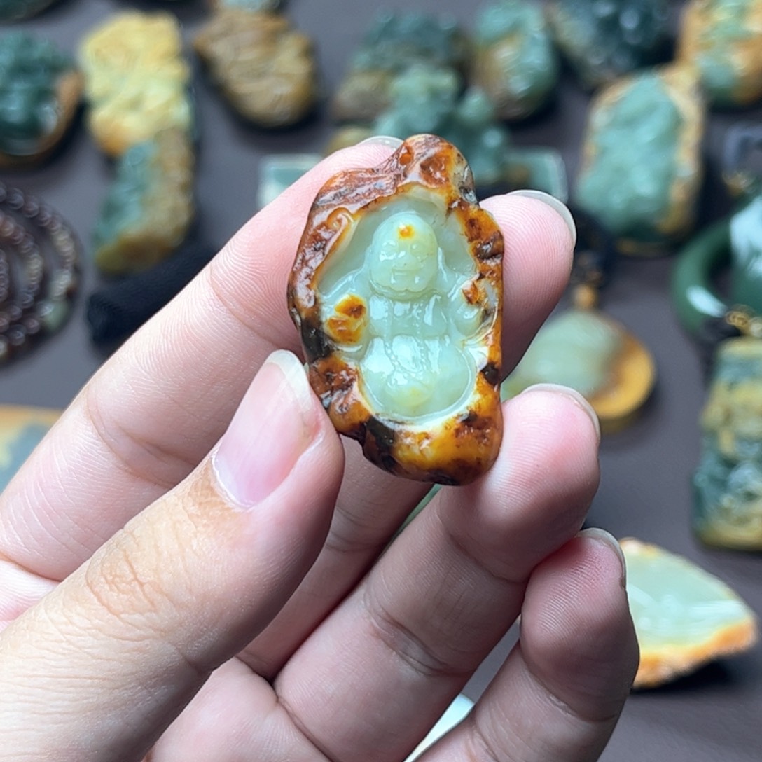 岫岩河磨玉（透闪石质玉）吊坠未镶嵌二**子