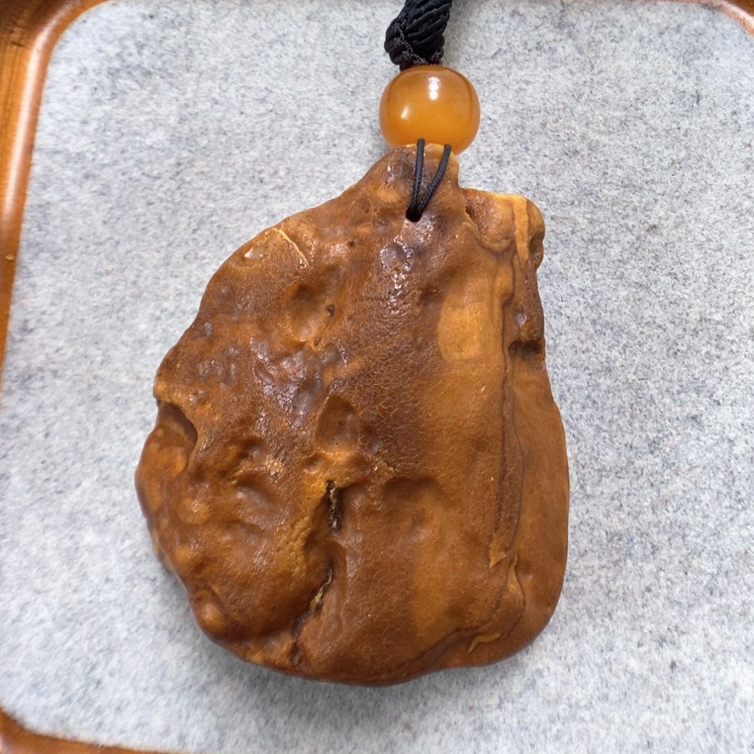 未镶嵌蜜蜡颈饰蜜蜡