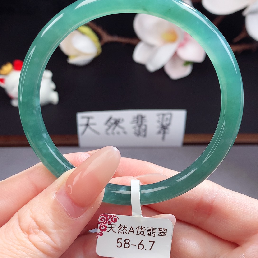 翡翠手镯（圆镯）未镶嵌