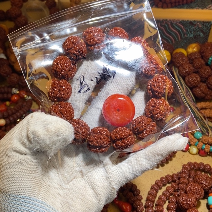 小***哥吊坠金刚菩提225玉化精挑