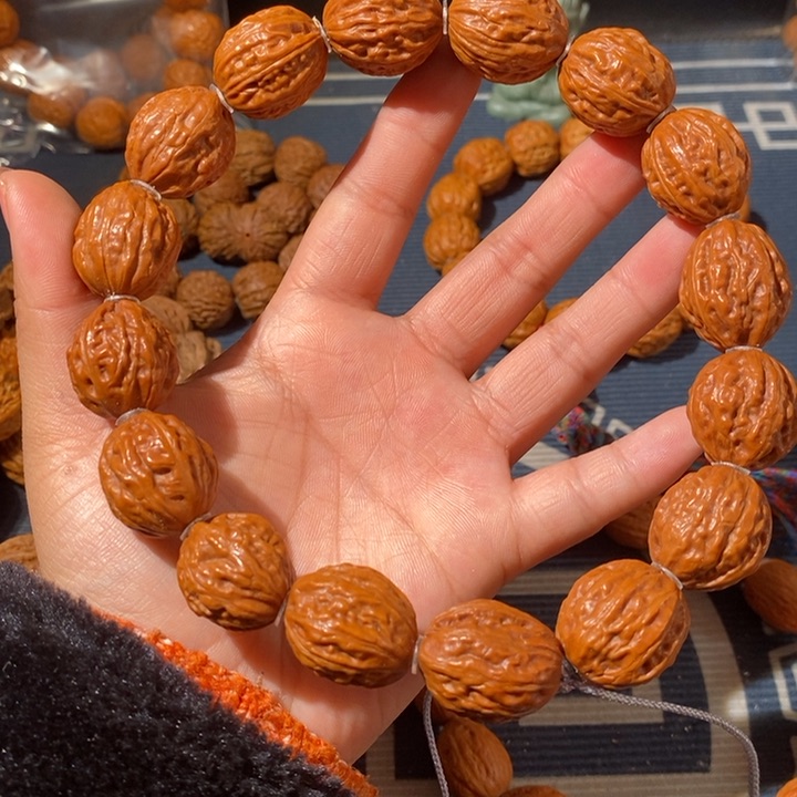 文玩核桃手串……22