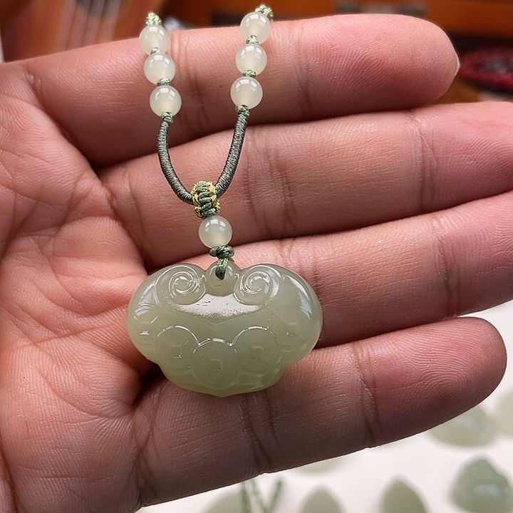 和田玉吊坠(不含链)未镶嵌