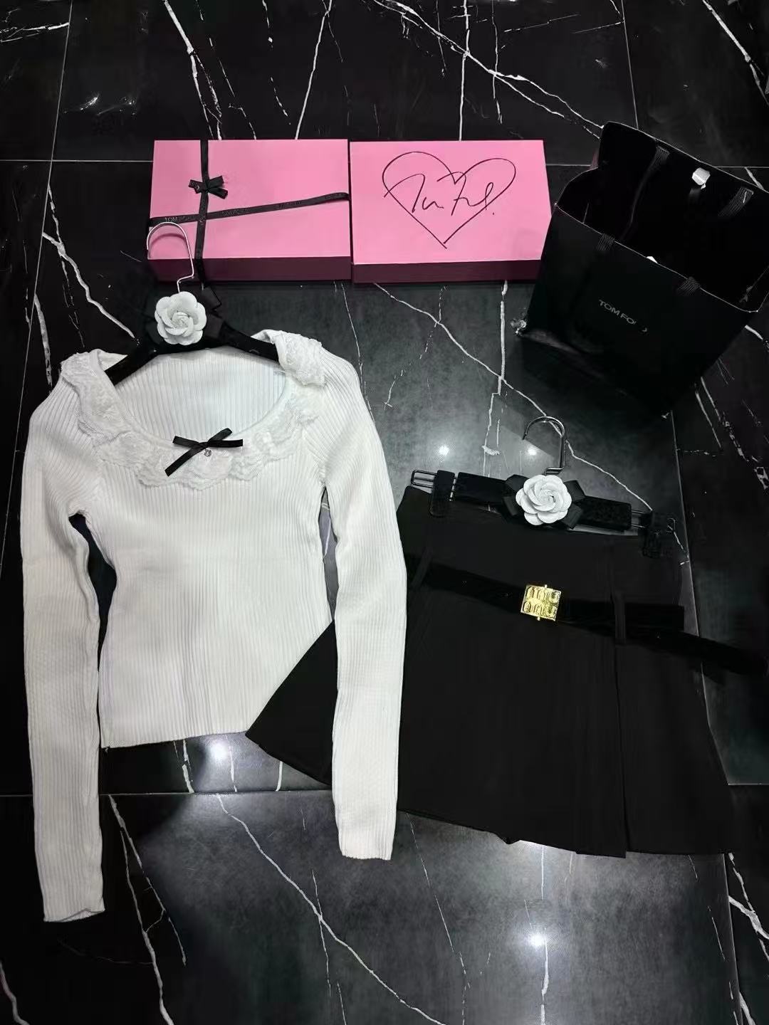 2025新款小香风蕾丝花边蝴蝶结纯欲针织打底衫显瘦网红