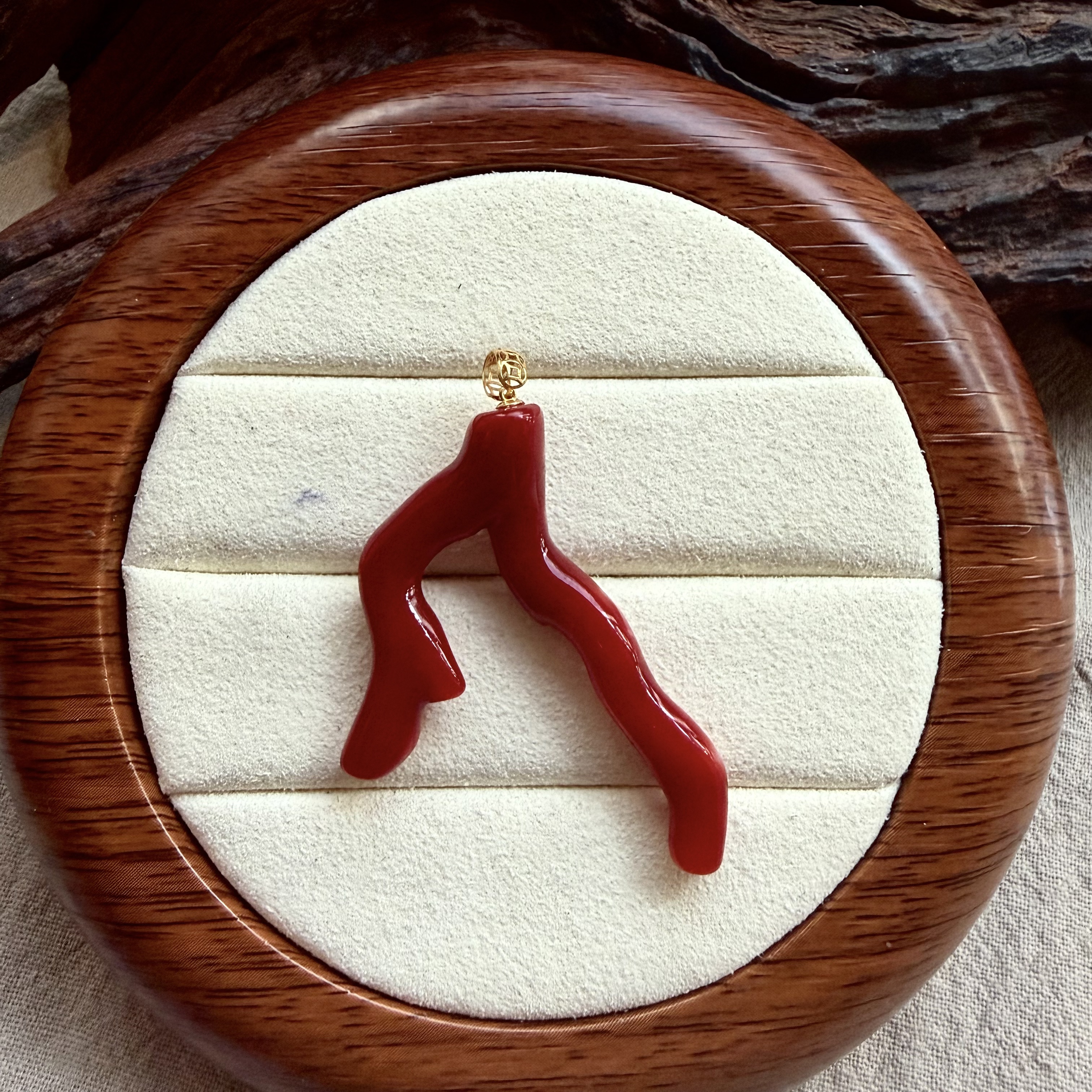 碧海丹心-天然阿卡红珊瑚随型吊坠-09019