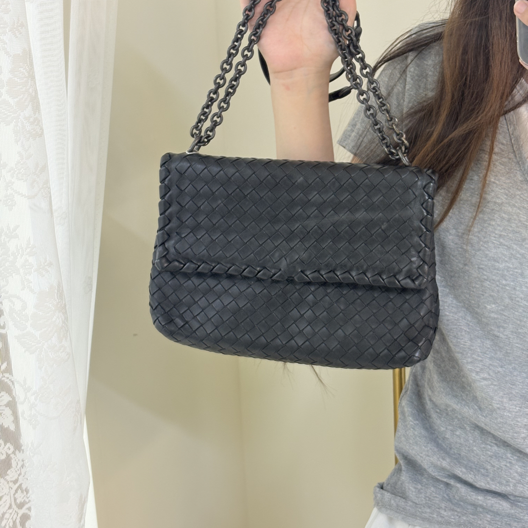 95新 BOTTEGA VENETA/葆蝶家 黑色单肩编织腋下包