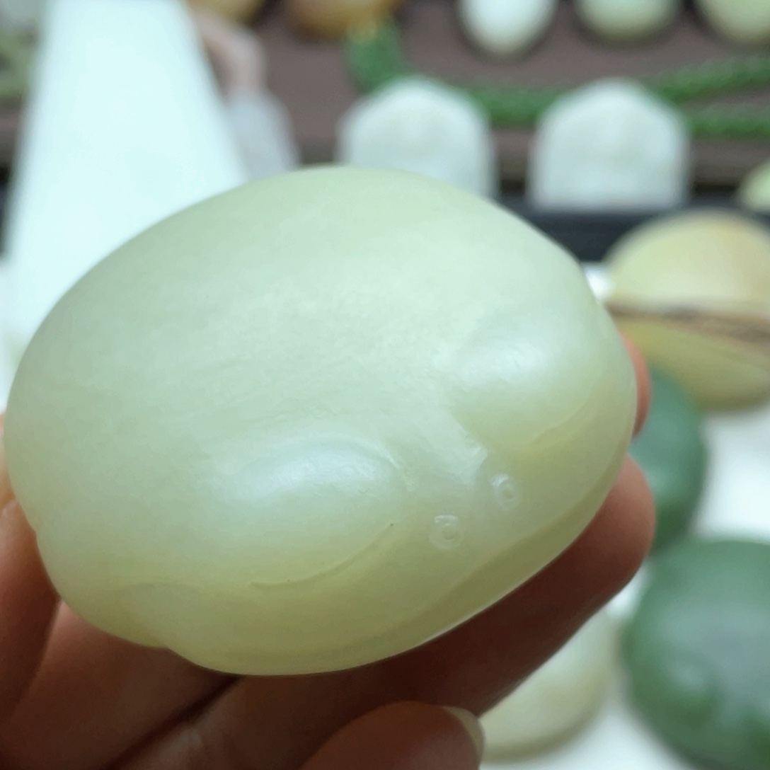 颈饰未镶嵌和田玉天*