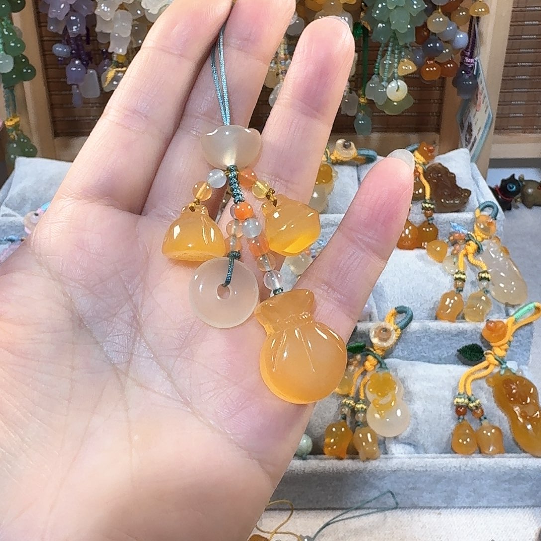 玛瑙/玉髓挂件福利款不挑不拣通货带有包容点未镶嵌