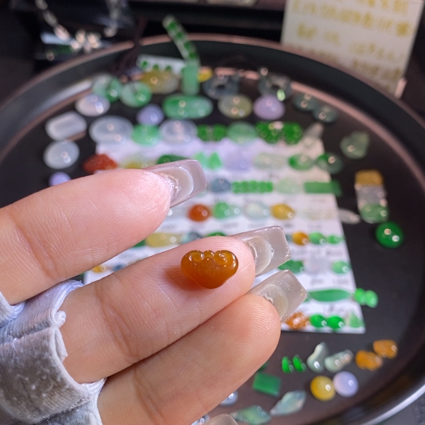【闪购商品】翡翠挂件未镶嵌如意
