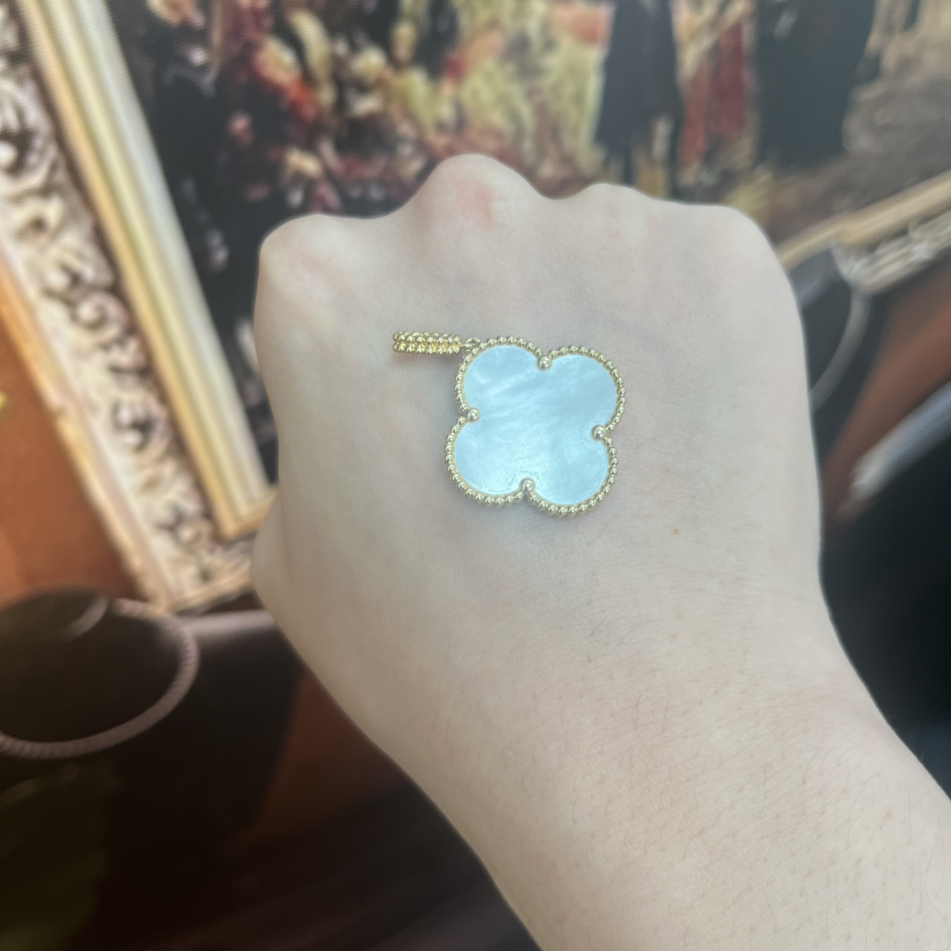 吊坠 实心倒膜18K金镶嵌 白贝母 26mm 浅金色【GRF专属】