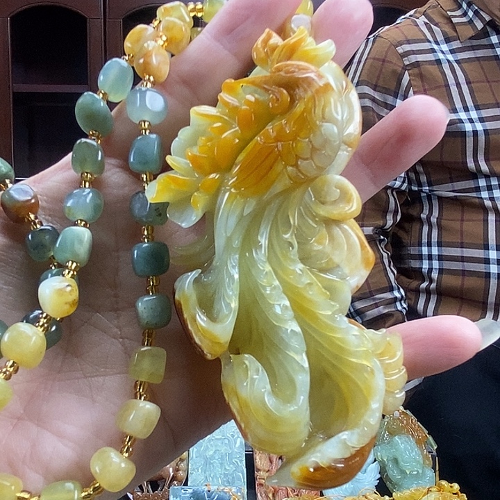 蛇纹石玉未镶嵌颈饰