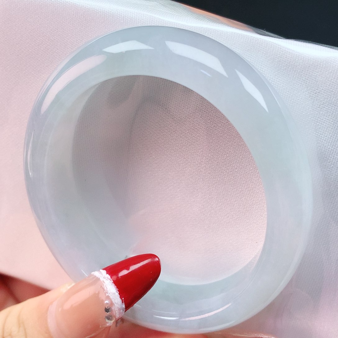 翡翠手镯未镶嵌52贵