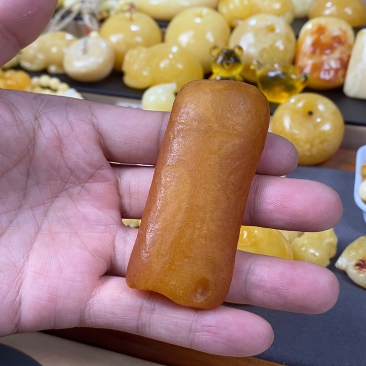琥珀裸石未镶嵌牌子