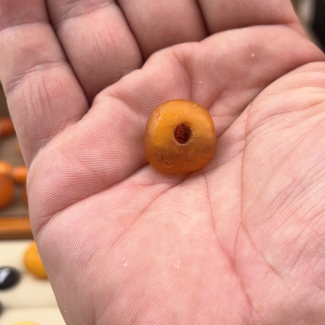 琥珀颈饰未镶嵌叮***?