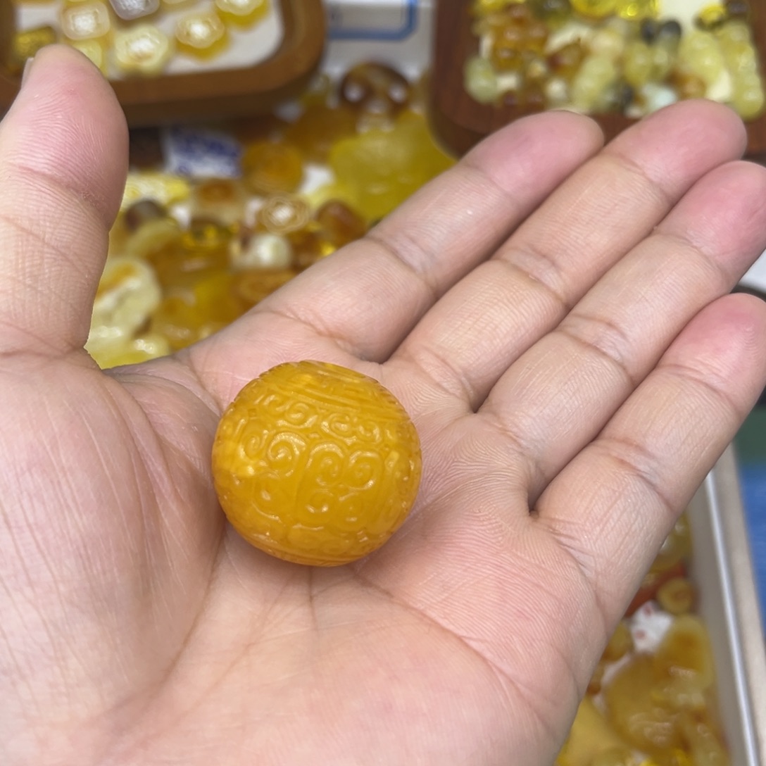 琥珀裸石未镶嵌琥珀