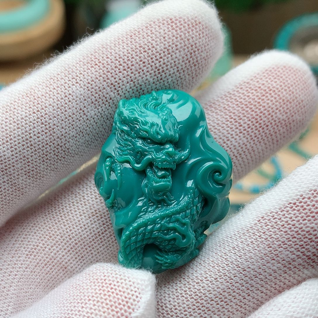 绿松石未镶嵌颈饰