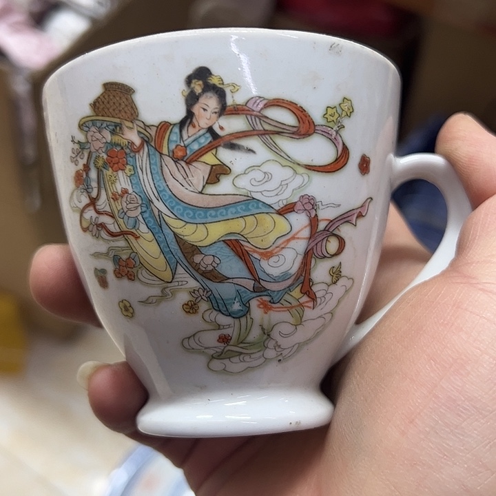 陶摆件景德镇天女耳杯