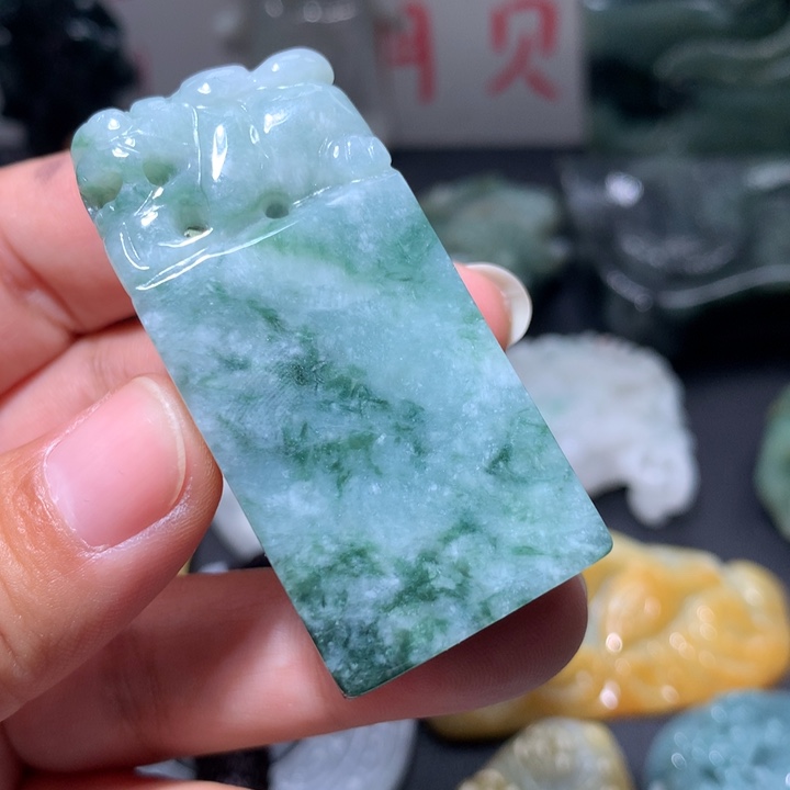 翡翠未镶嵌颈饰保真天然A货翡翠