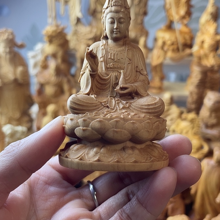 柏木（崖柏）坐莲观音高8公分