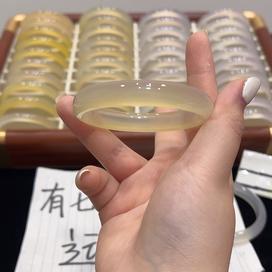 真***贵玛瑙/玉髓未镶嵌手镯