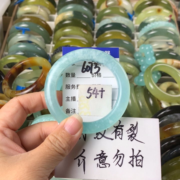 未镶嵌蛇纹石玉手镯J***妃6073