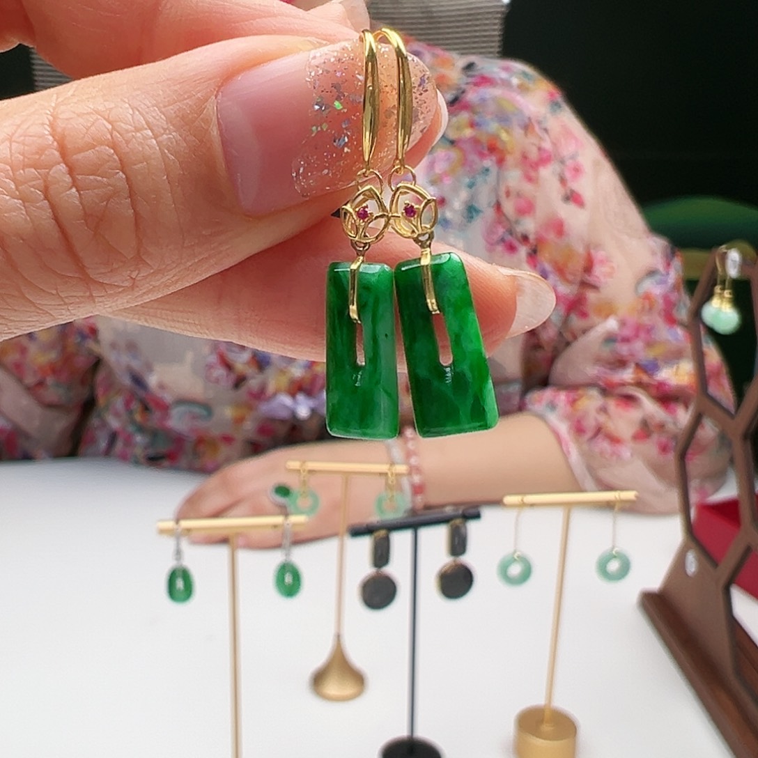 翡翠耳饰18K金镶嵌天然翡翠耳饰18k金镶嵌