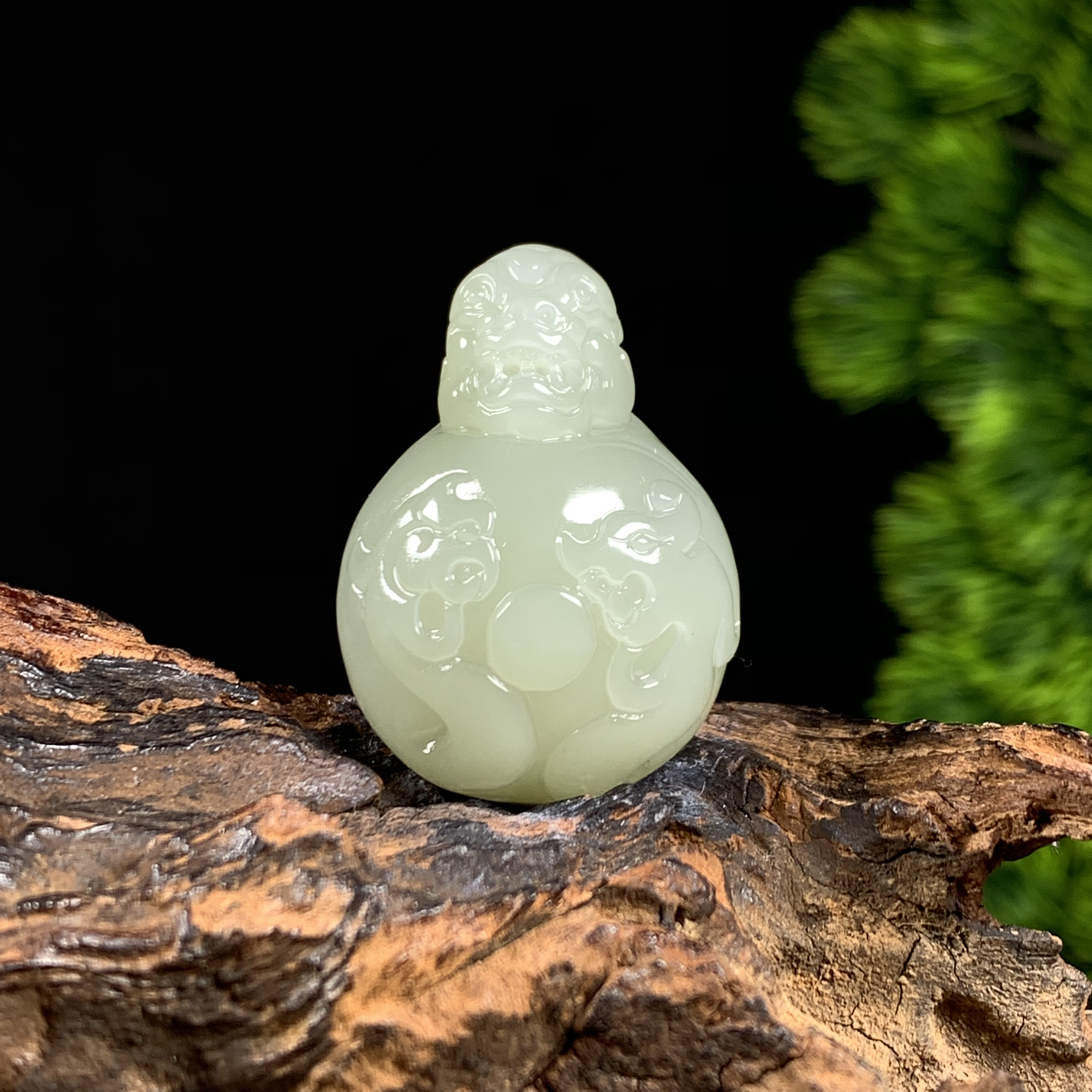 天然新疆和田玉双龙护主吊坠尺寸38×28×18重量23克