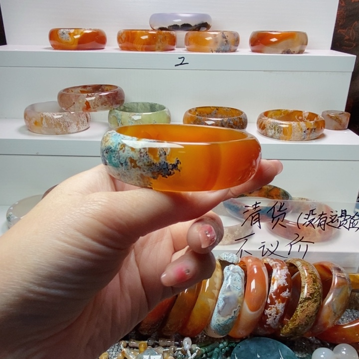 玛瑙/玉髓手镯未镶嵌56