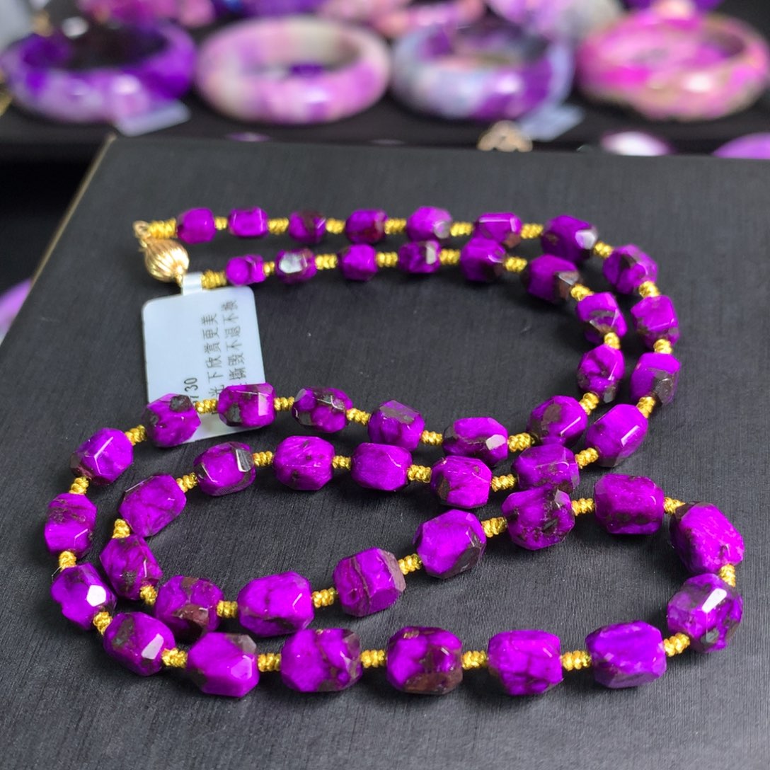 苏纪石（舒俱来）红丝绒项链未镶嵌