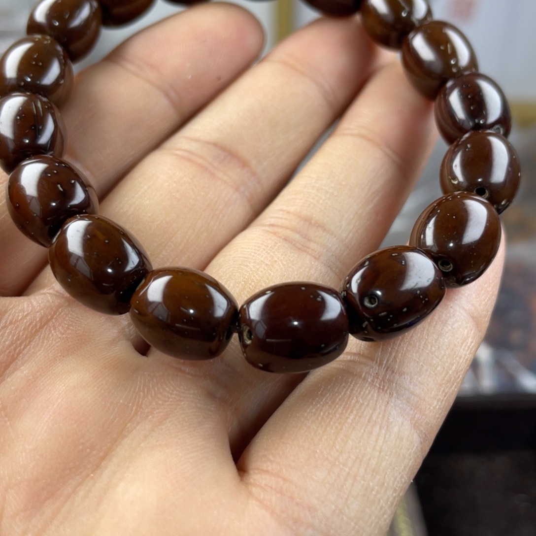 猴头核桃吊坠别有韵