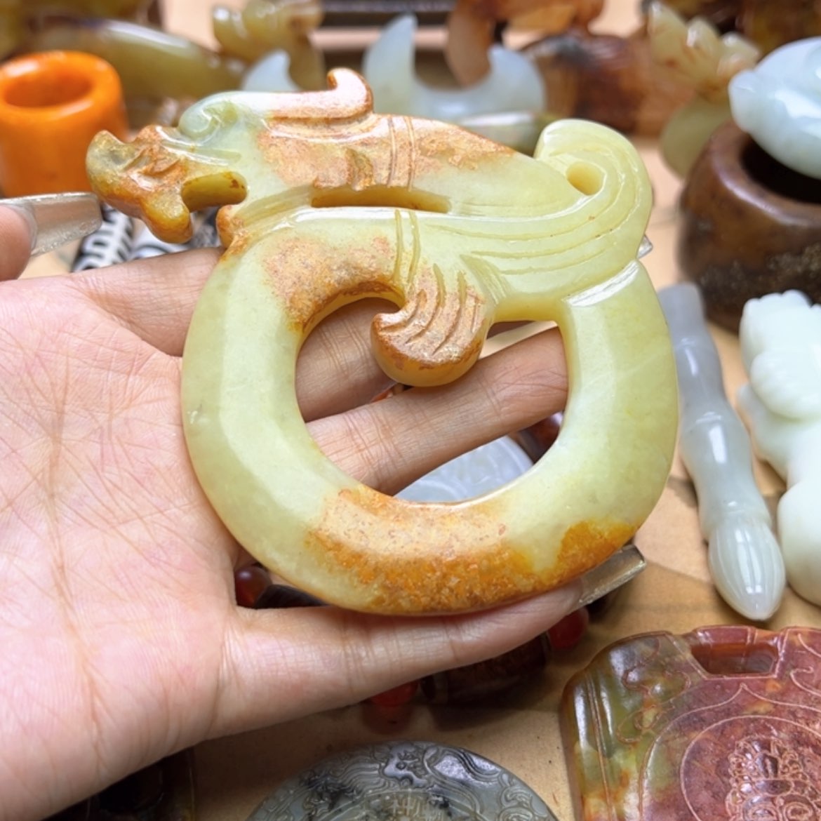 【闪购商品】蛇纹石玉颈饰未镶嵌