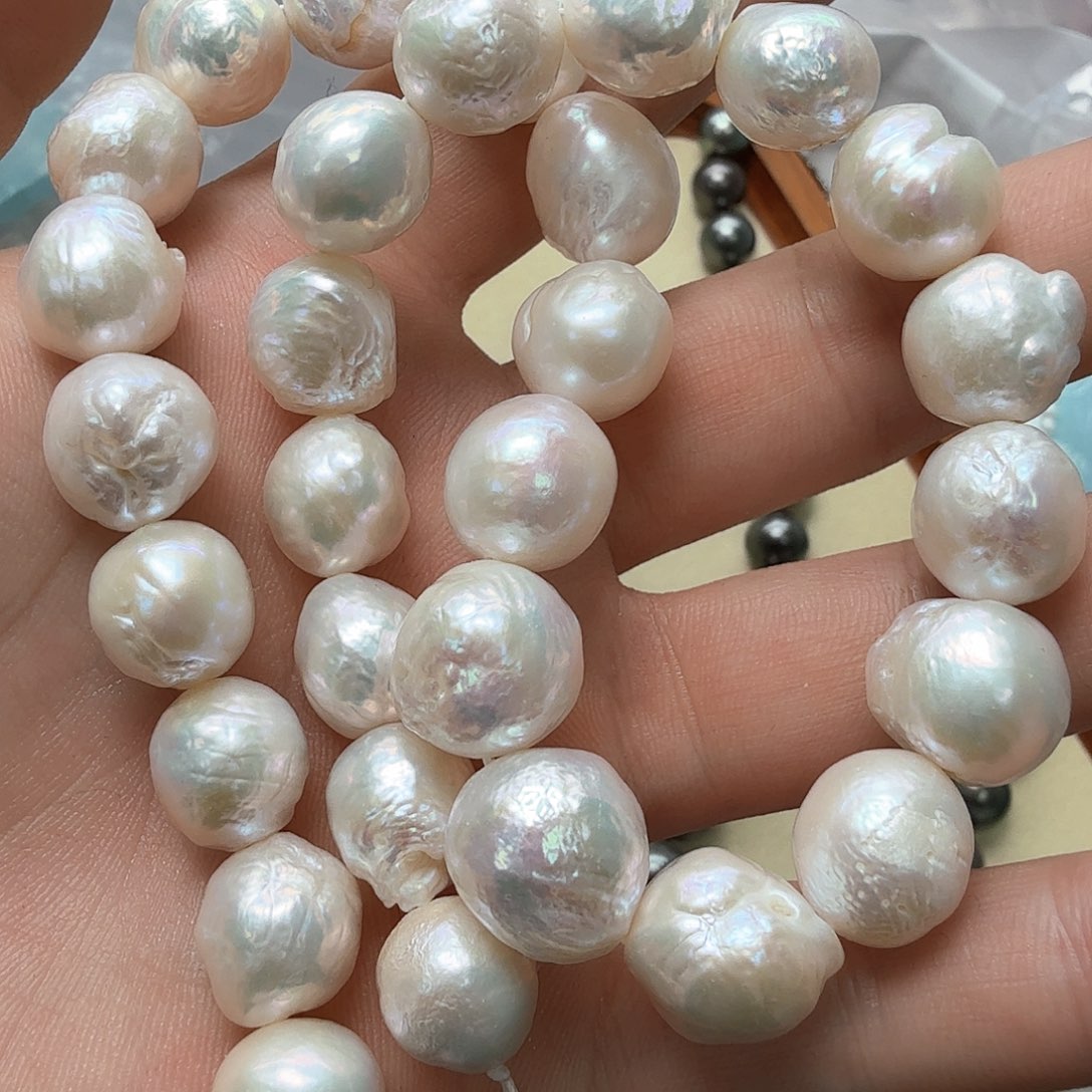 淡水珍珠颈饰未镶嵌?**泡