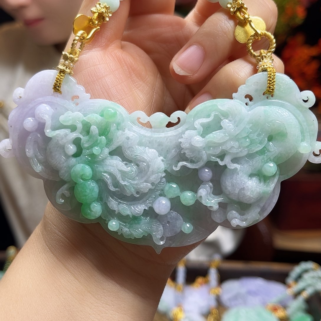 翡翠颈饰未镶嵌天然翡翠