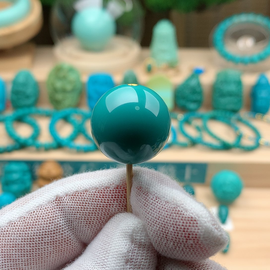 绿松石未镶嵌颈饰