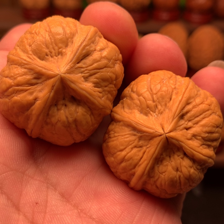 文玩核桃吊坠黄金蟒四棱