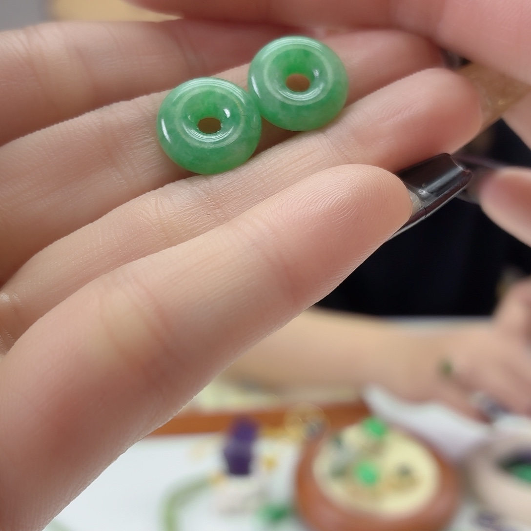 翡翠未镶嵌耳饰翡翠