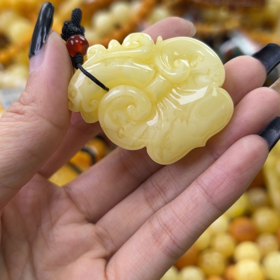 琥珀珠宝奇石未镶嵌