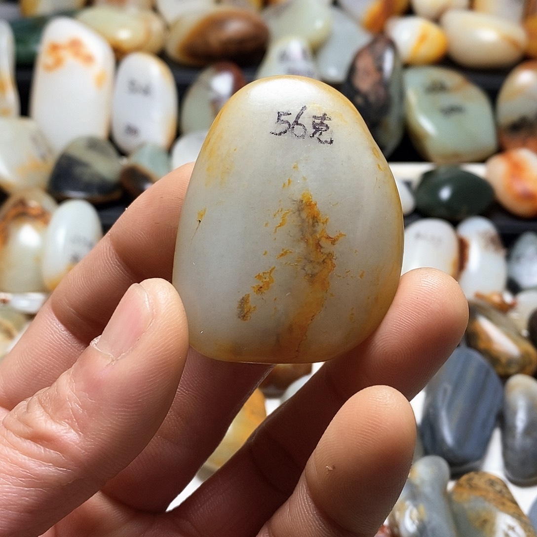 和田玉颈饰未镶嵌吊坠