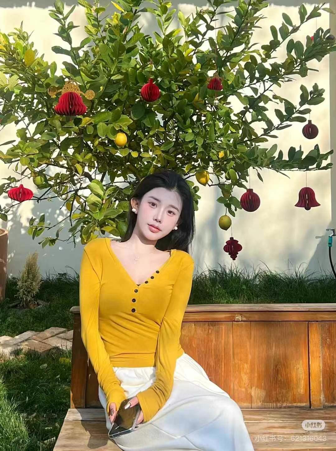 显瘦纽扣百搭V领半开领收腰修身型T恤吸汗不规则套装长袖