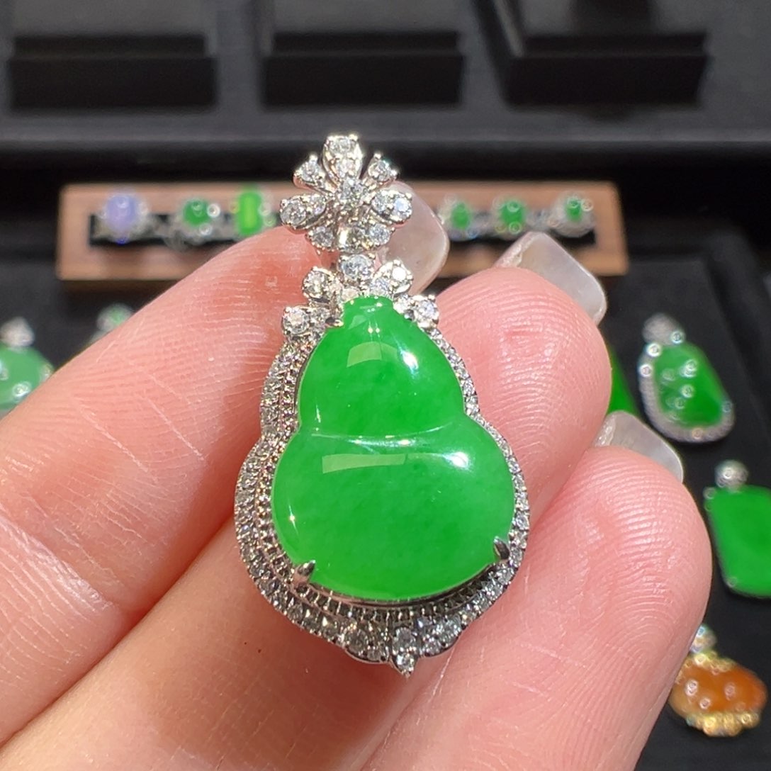 翡翠颈饰18K金镶嵌收到货48小时鉴赏期