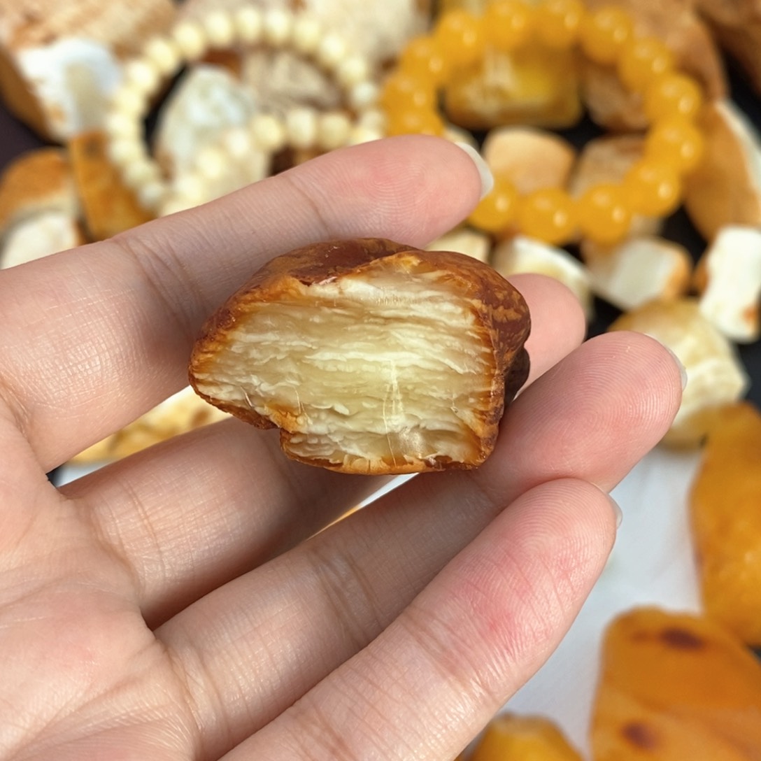 定制琥珀未镶嵌蜜蜡