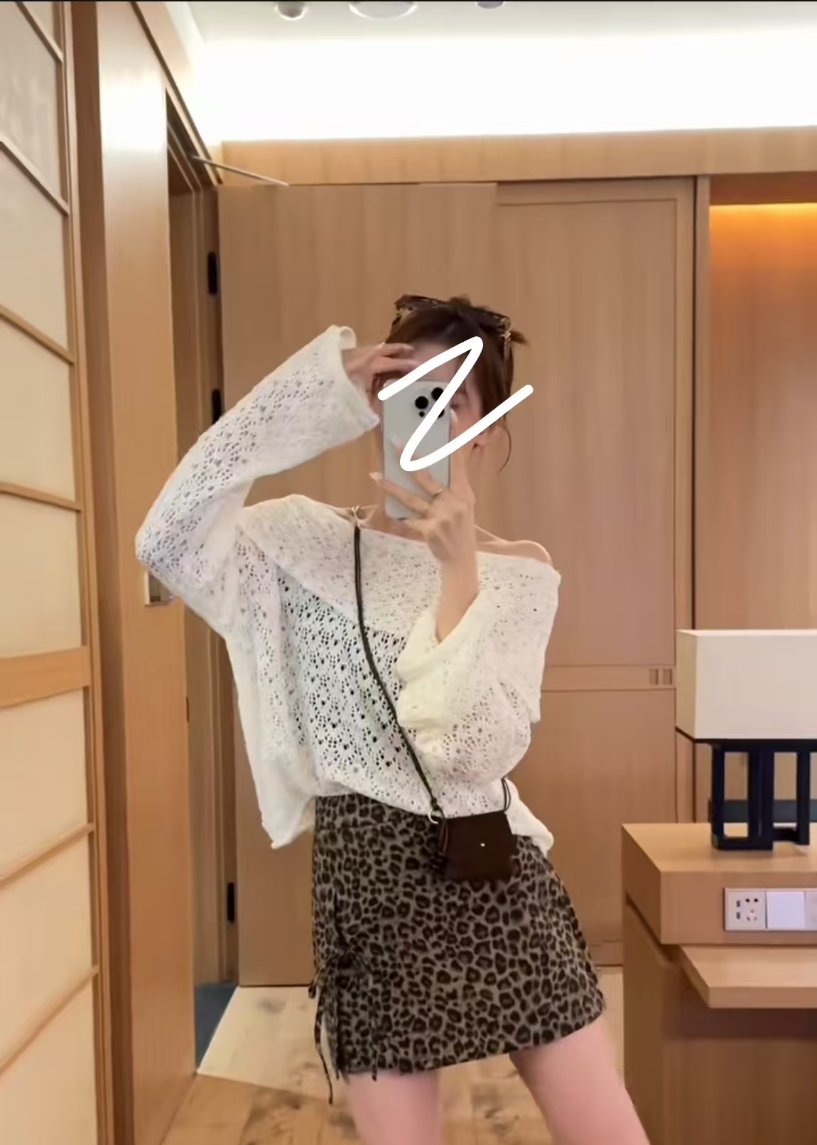秋季针织慵懒风镂空毛针织衫毛衣设计感打底一字肩