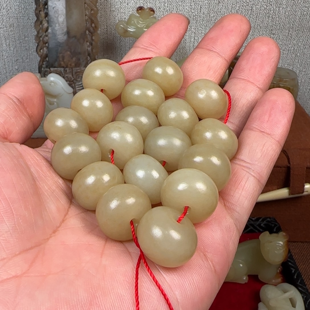 独***战非常精美的脖挂件